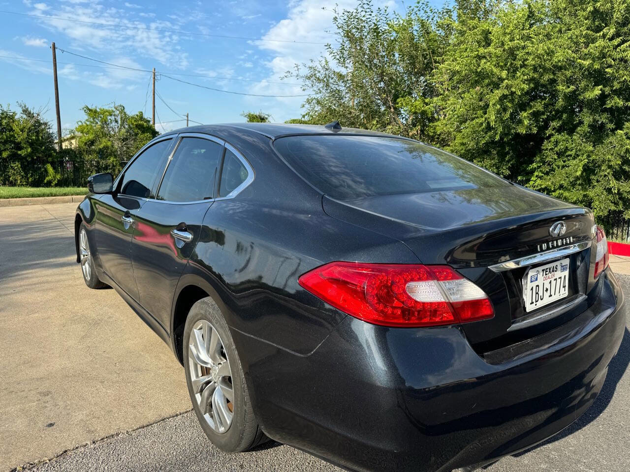 Used 2012 INFINITI M37 w/ Premium Pkg image 5