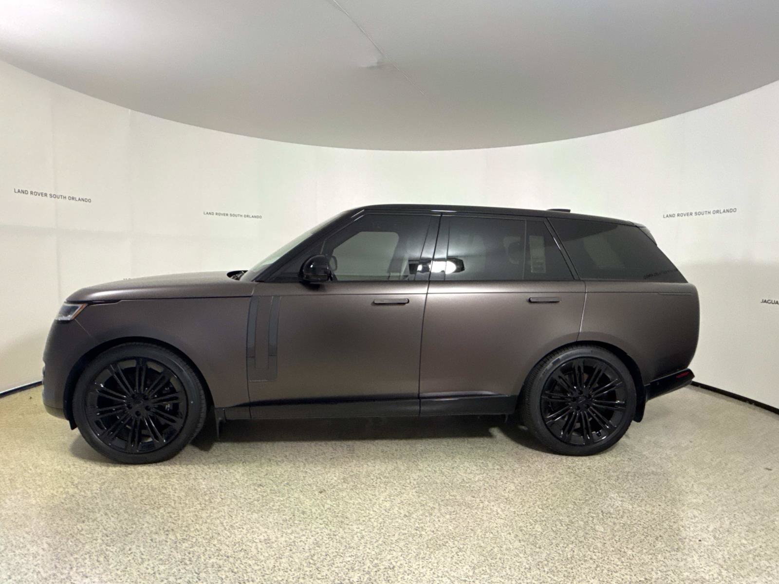 New 2026 Land Rover Range Rover Autobiography AWD/4WD image 2