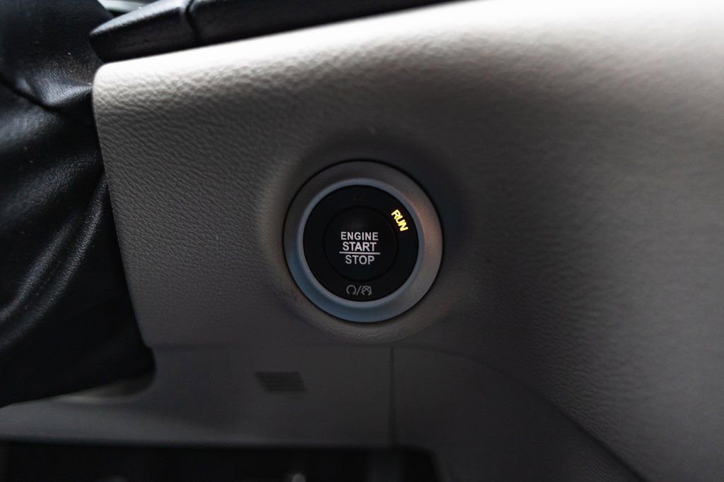 Used 2024 Chrysler Pacifica Touring-L image 22