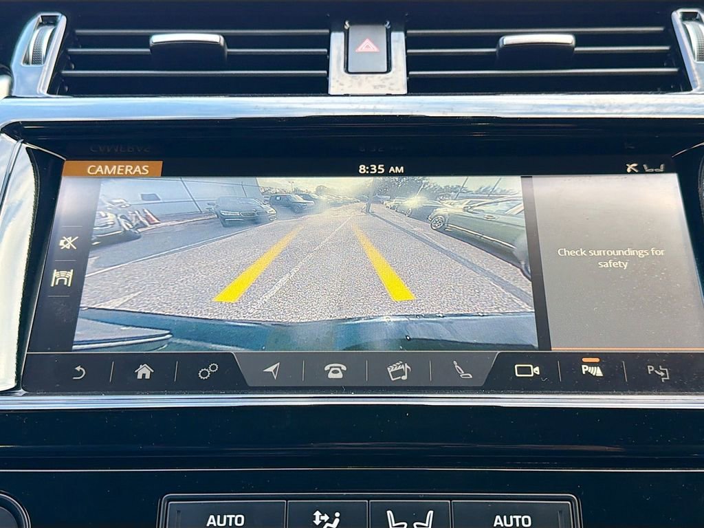 Used 2020 Land Rover Discovery HSE image 35