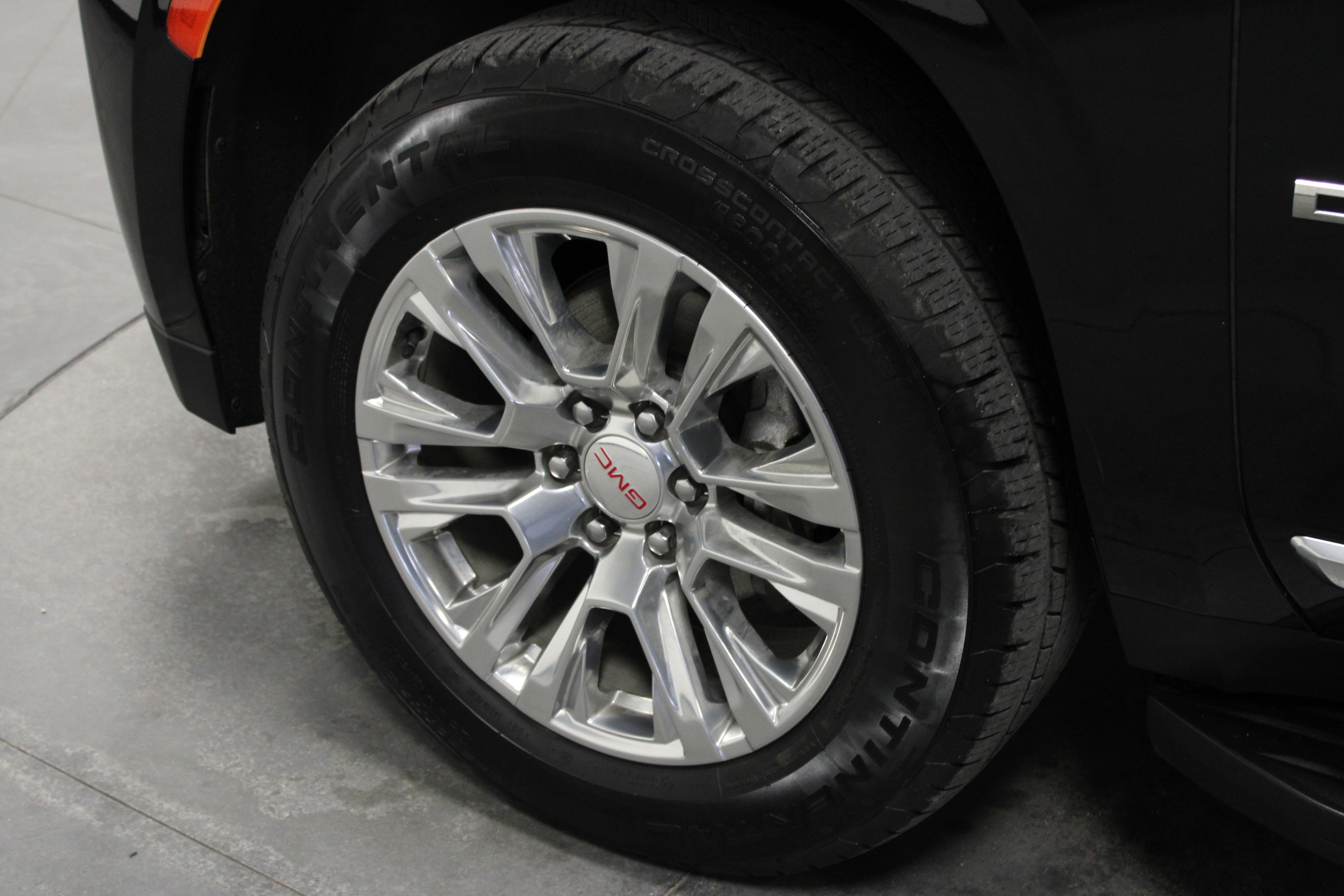 Used 2023 GMC Yukon XL Denali image 10