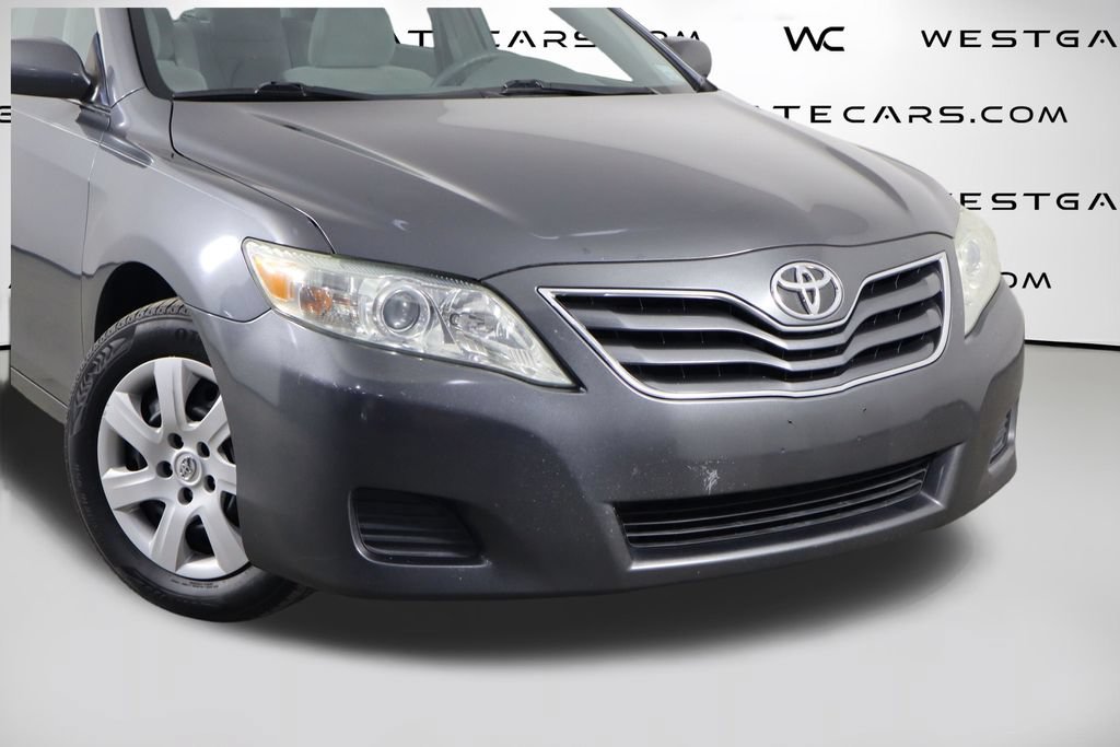 Used 2011 Toyota Camry LE FWD image 39