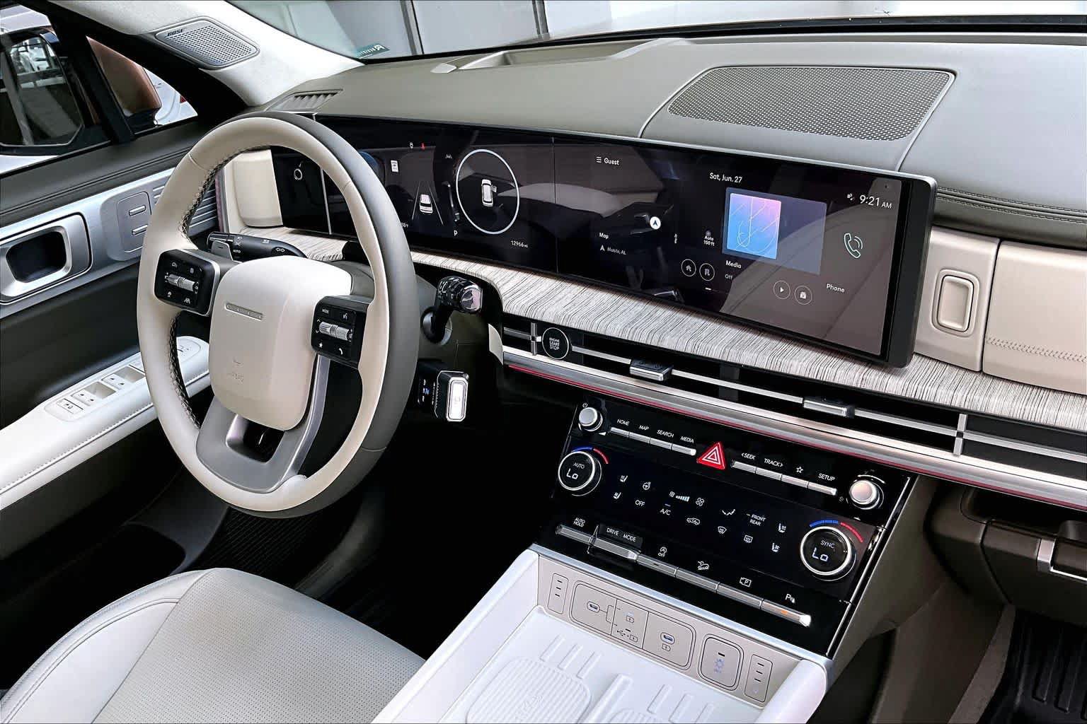 Used 2025 Hyundai Santa Fe Calligraphy FWD image 31