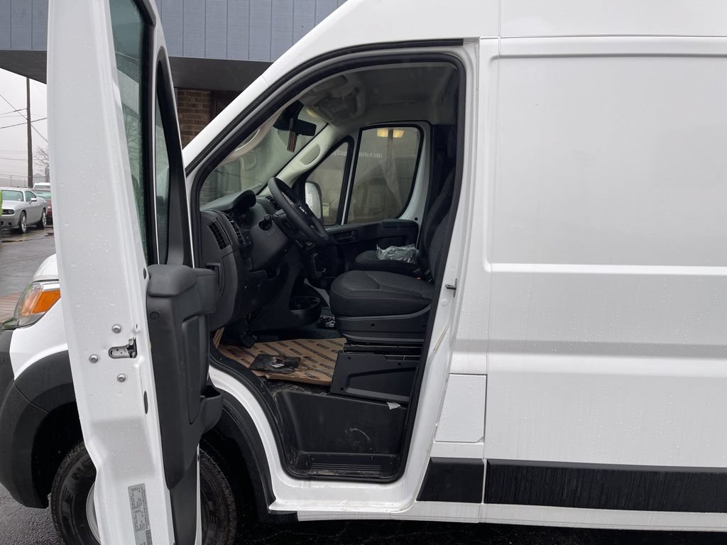New 2025 RAM ProMaster 2500 w/ Premium Convenience Group FWD image 12