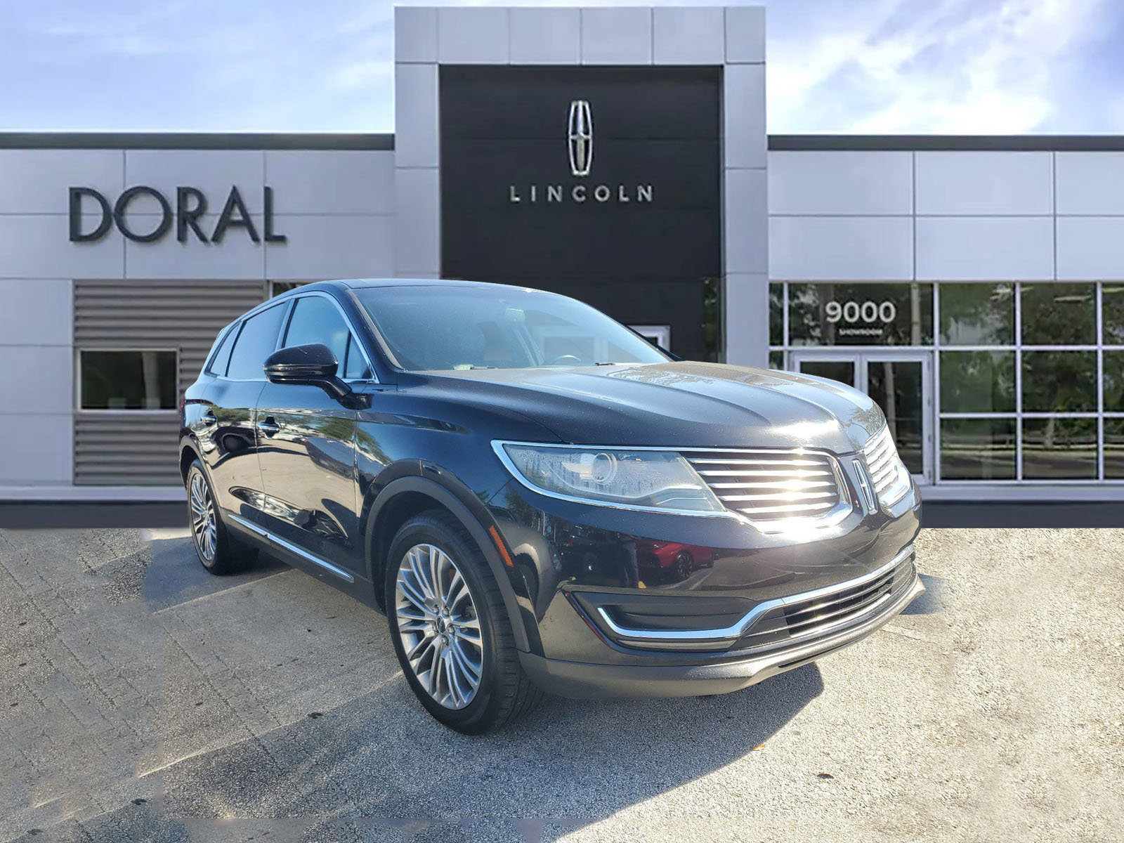 Used 2017 Lincoln MKX Reserve image 1