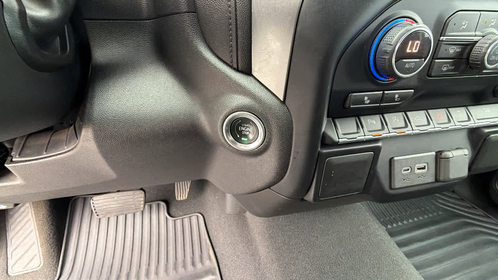 Used 2019 Chevrolet Silverado 1500 LT w/ Convenience Package image 17