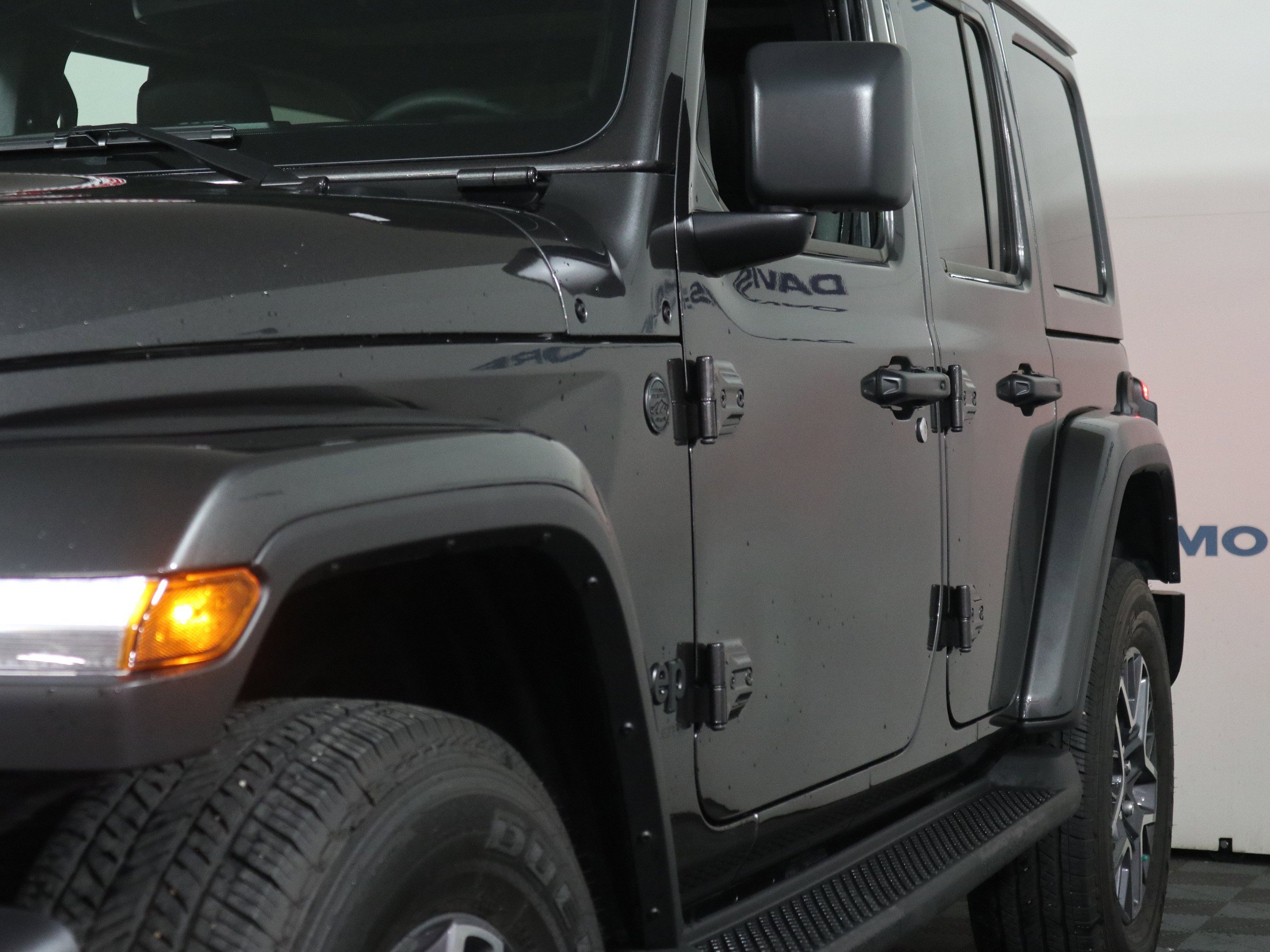 Certified 2025 Jeep Wrangler Unlimited Sahara AWD/4WD image 11