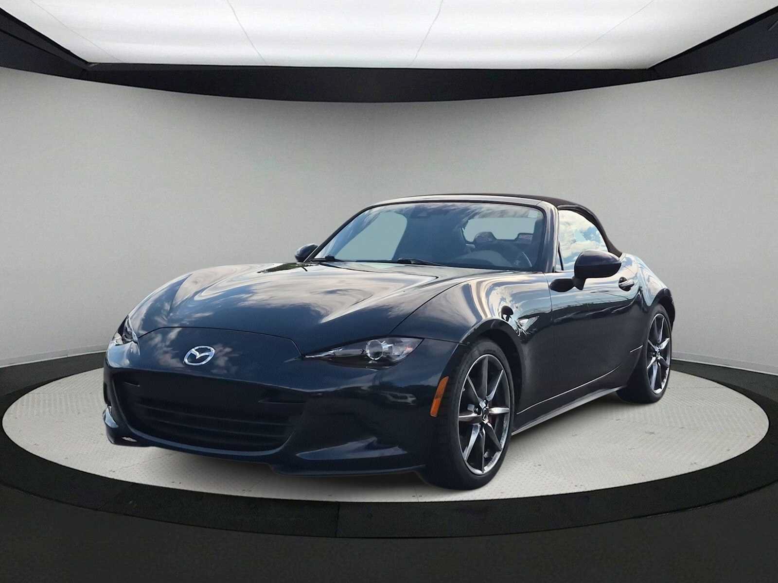 Used 2021 MAZDA MX-5 Miata Grand Touring RWD image 4