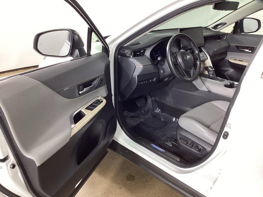 Used 2024 Toyota Venza Limited AWD/4WD image 11