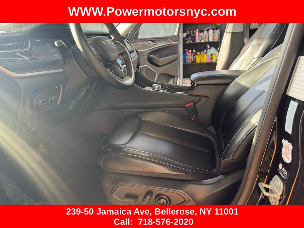 Used 2023 Jeep Grand Cherokee 4WD 4xe image 16