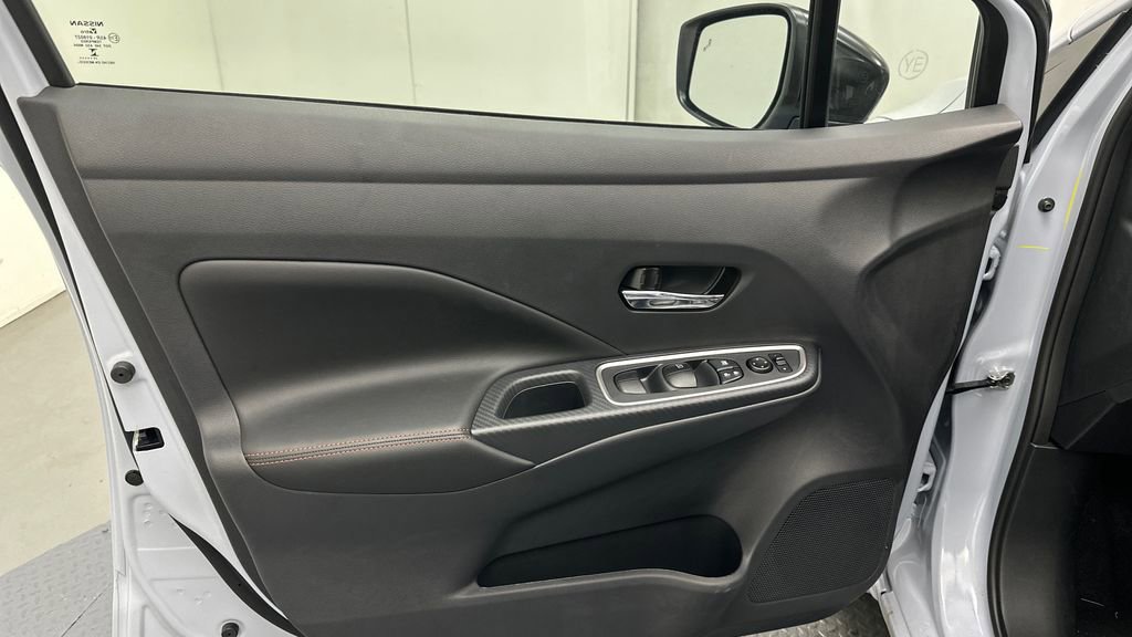 New 2025 Nissan Versa SR w/ Trunk Package image 14