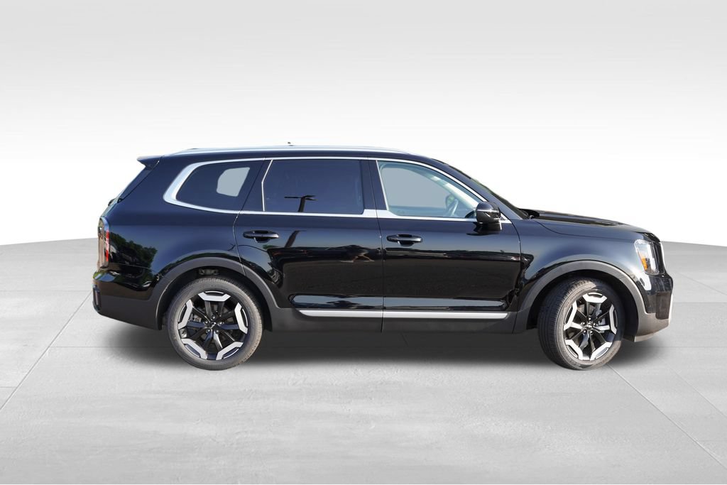 Certified 2024 Kia Telluride EX w/ EX Captain's Chair Package AWD/4WD image 3