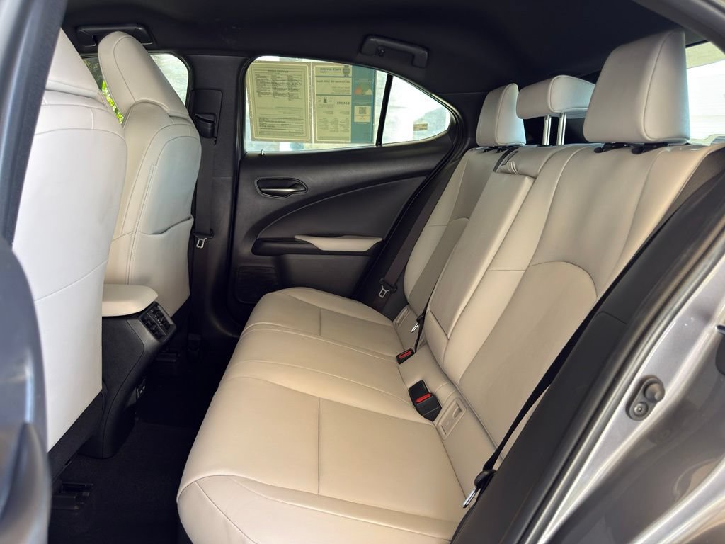 Used 2021 Lexus UX 250h w/ Accessory Package (Z1) AWD/4WD image 17