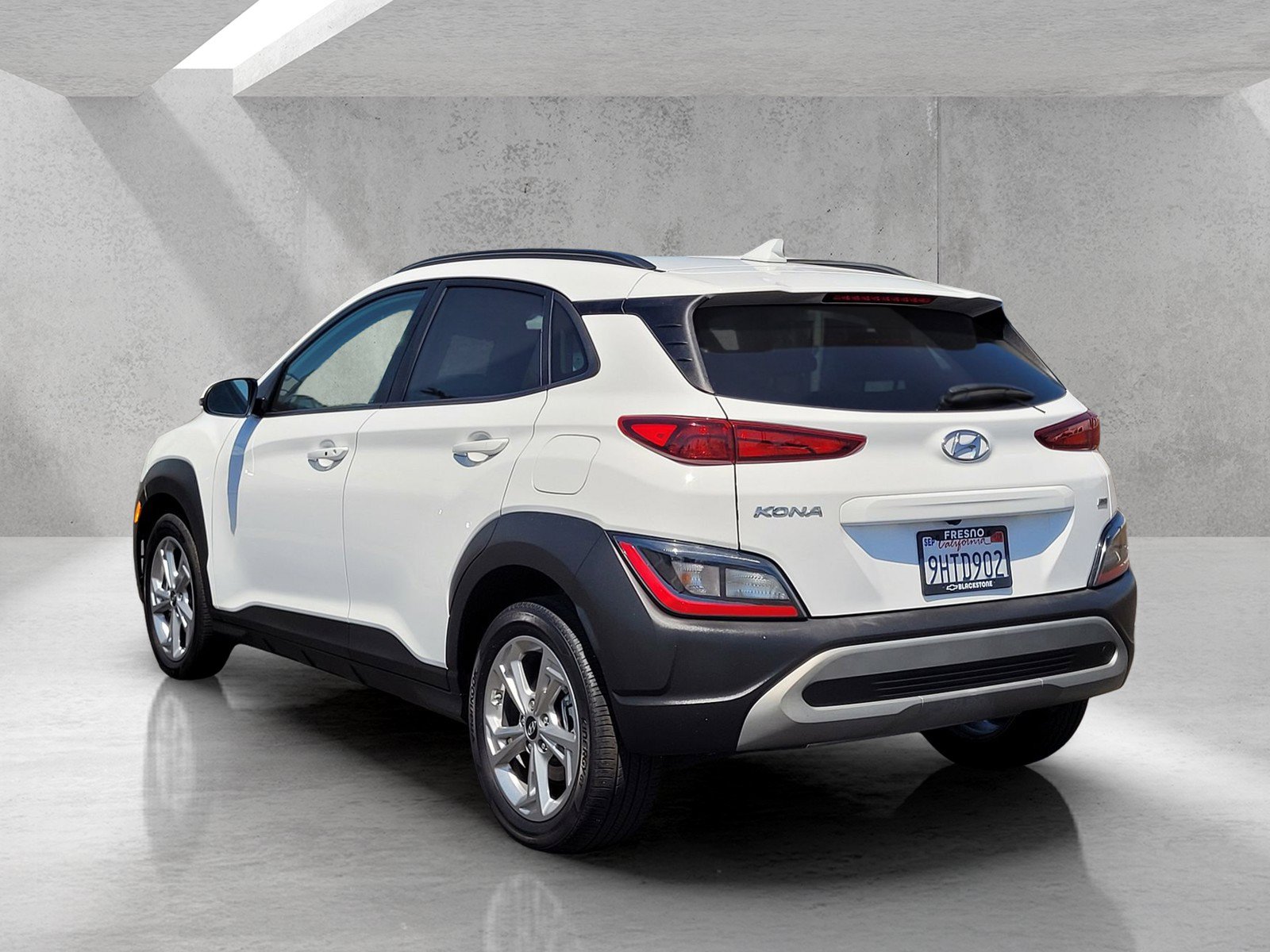 Used 2023 Hyundai Kona SEL w/ Cargo Package AWD/4WD image 6