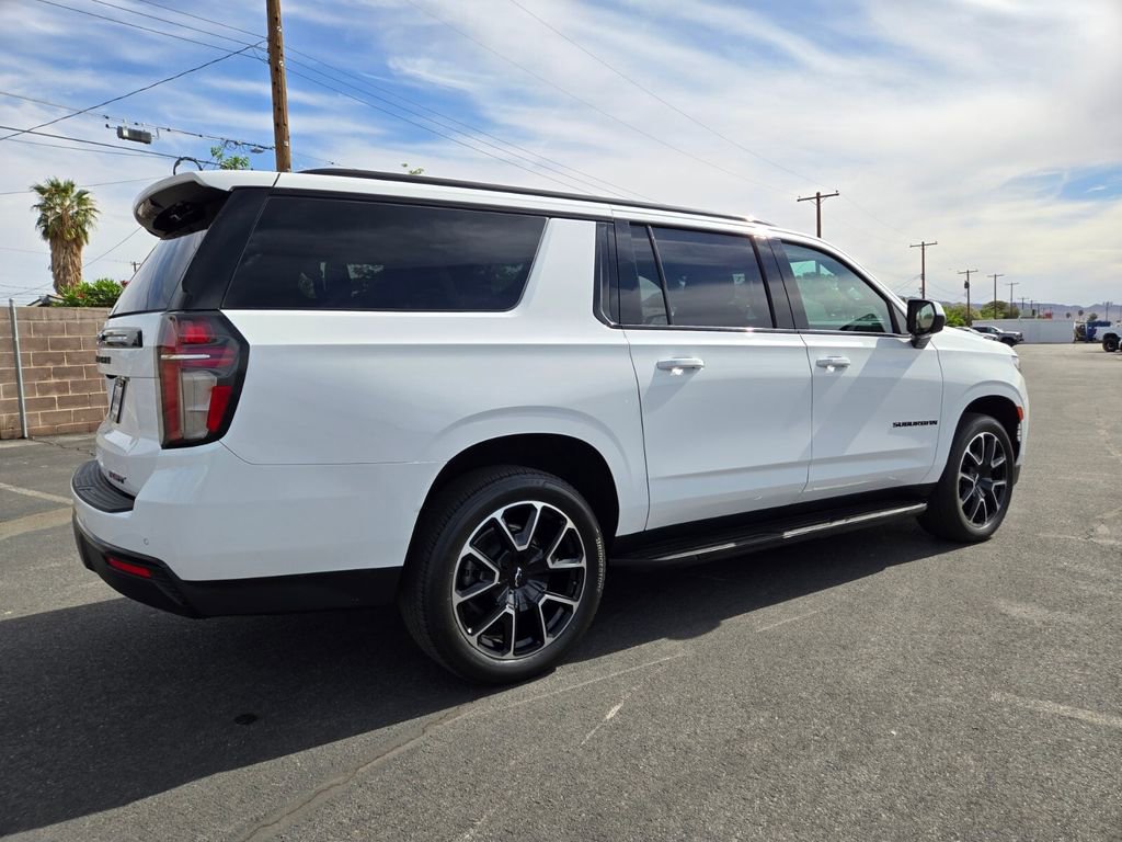 Used 2023 Chevrolet Suburban RST AWD/4WD image 6