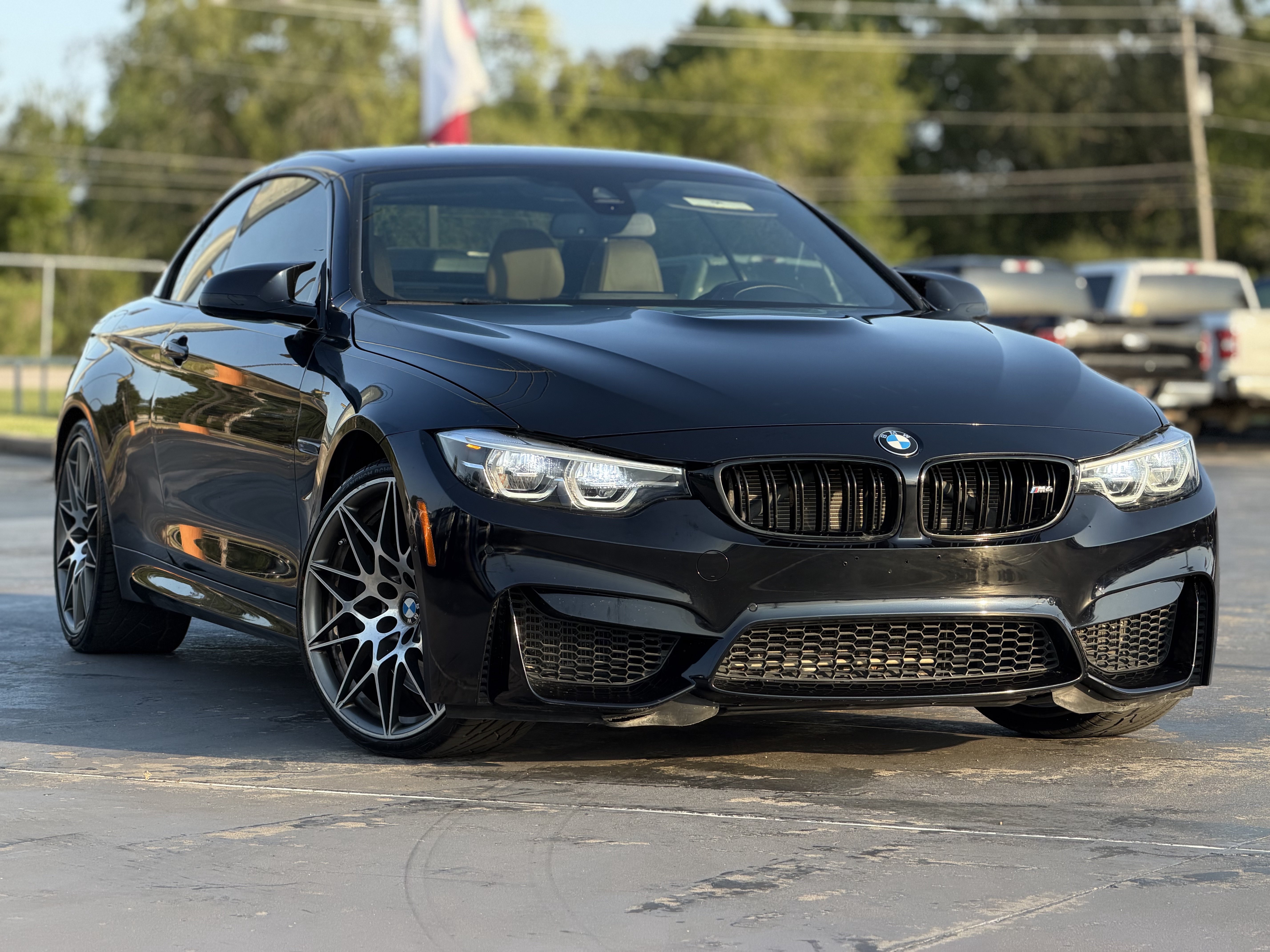 Used 2018 BMW M4 Convertible w/ Competition Package RWD image 3