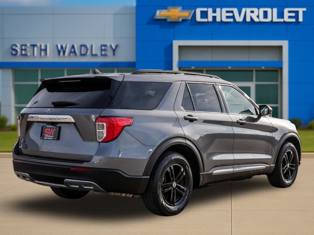 Used 2024 Ford Explorer XLT w/ Equipment Group 202A RWD image 7