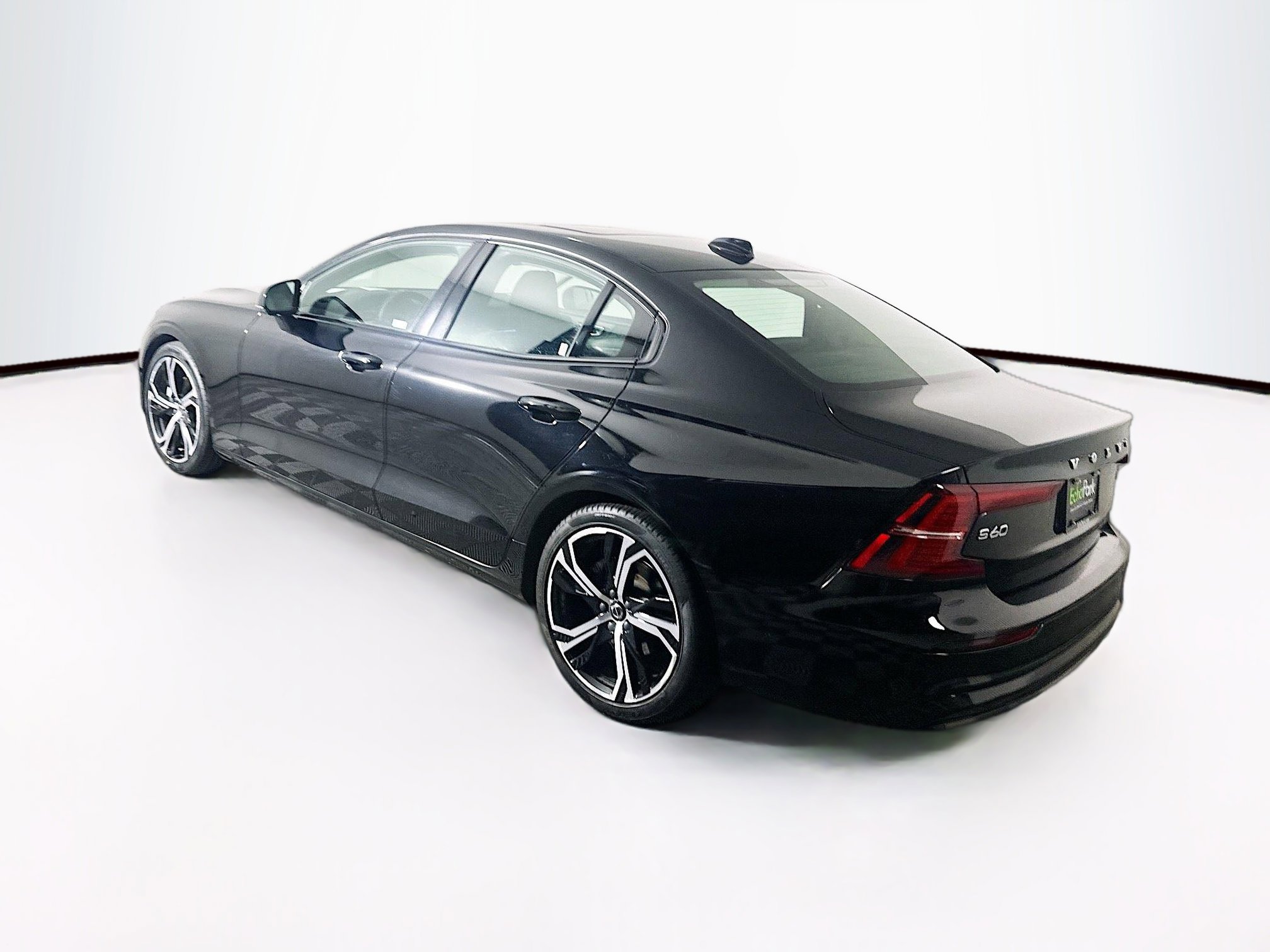 Used 2024 Volvo S60 B5 Plus image 5