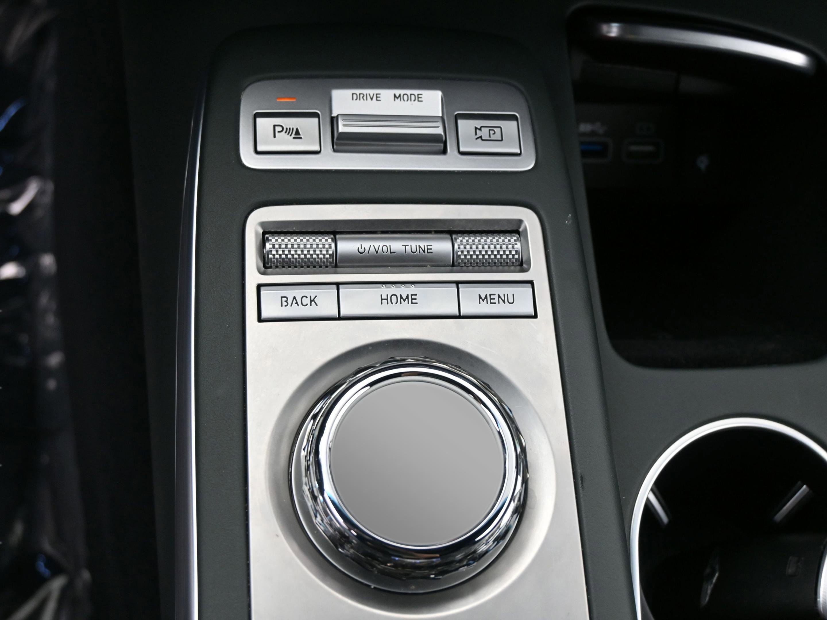 Used 2022 Genesis GV70 2.5T w/ Advanced Package image 24