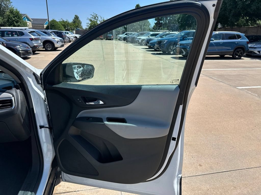 Used 2021 Chevrolet Equinox LS w/ LS Convenience Package FWD image 18