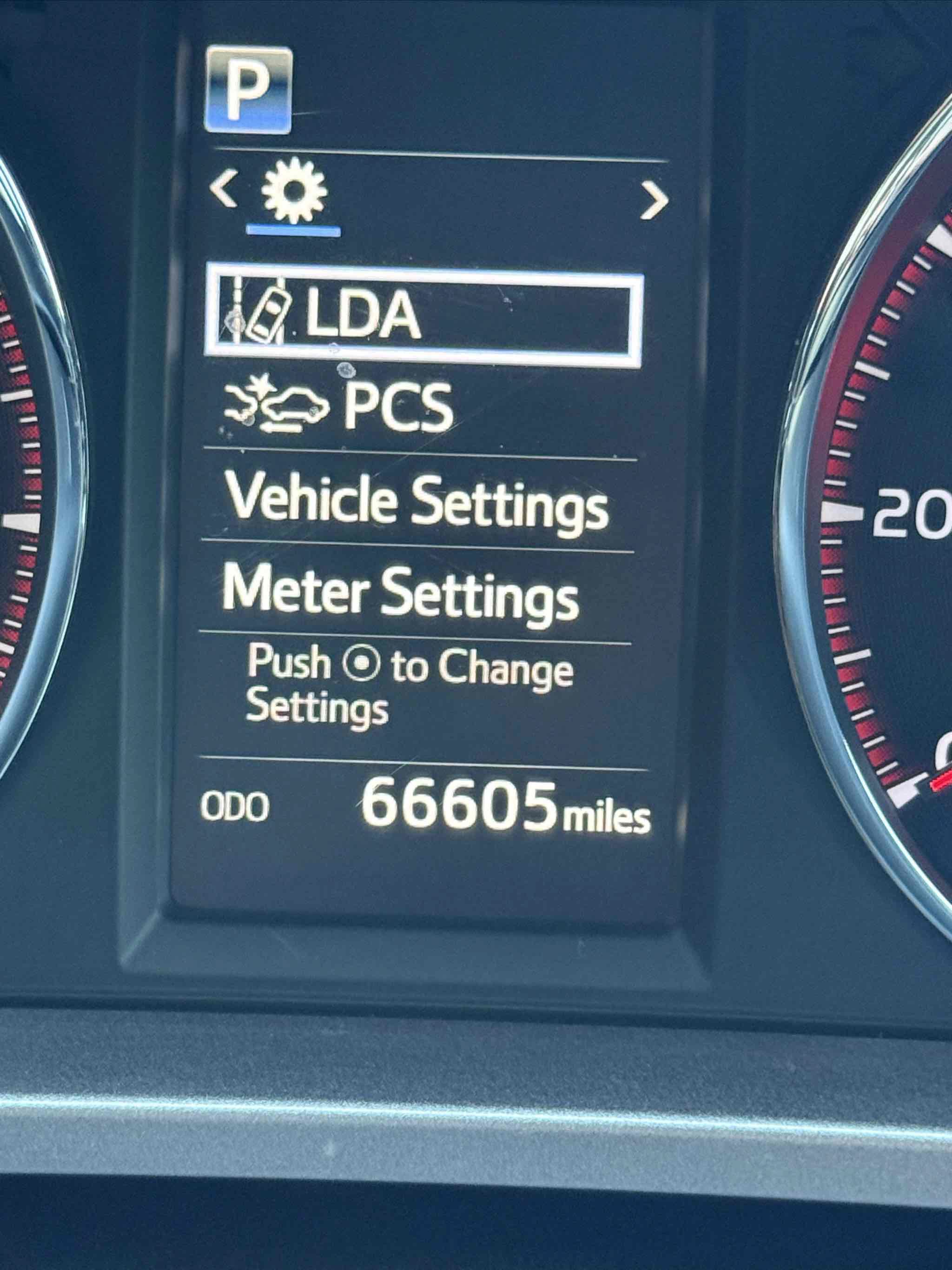 Used 2018 Toyota RAV4 SE w/ All Weather Liner Package FWD image 33