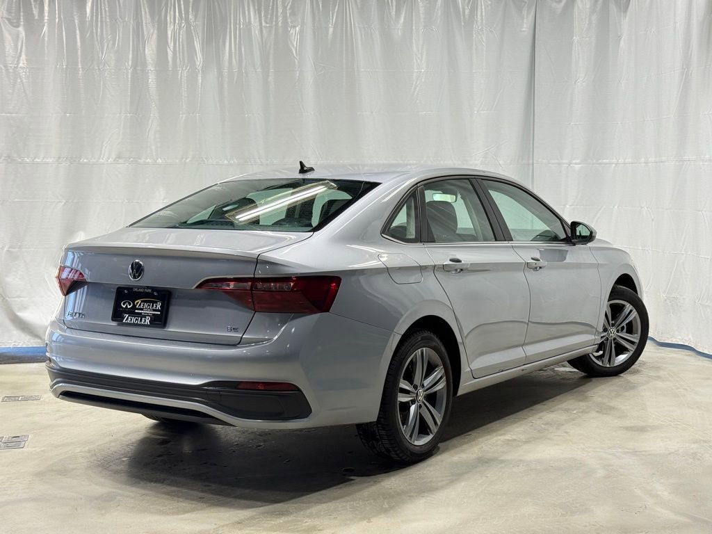 Used 2024 Volkswagen Jetta SE image 6