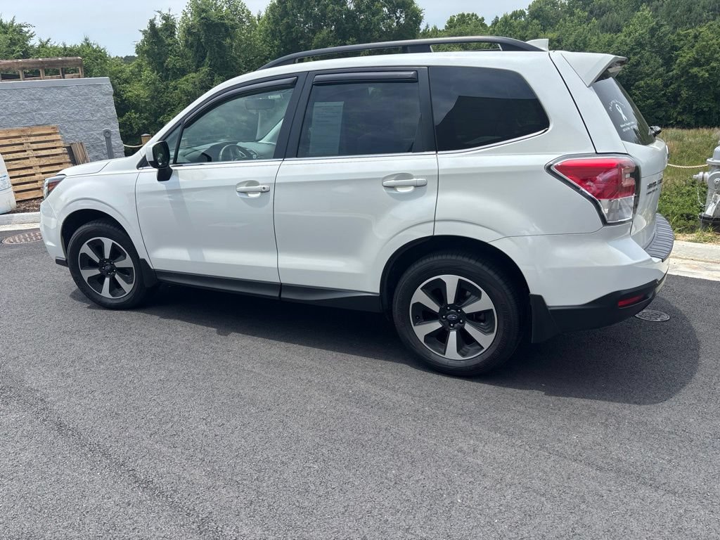 Used 2018 Subaru Forester 2.5i Limited AWD/4WD image 6