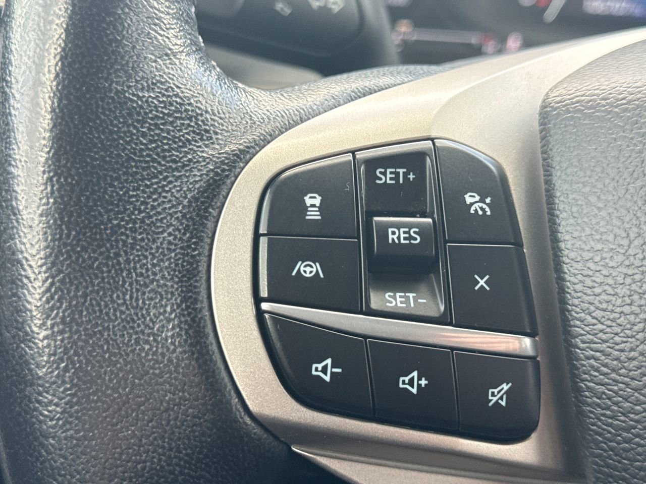 Used 2022 Ford Explorer Limited w/ Equipment Group 301A image 30