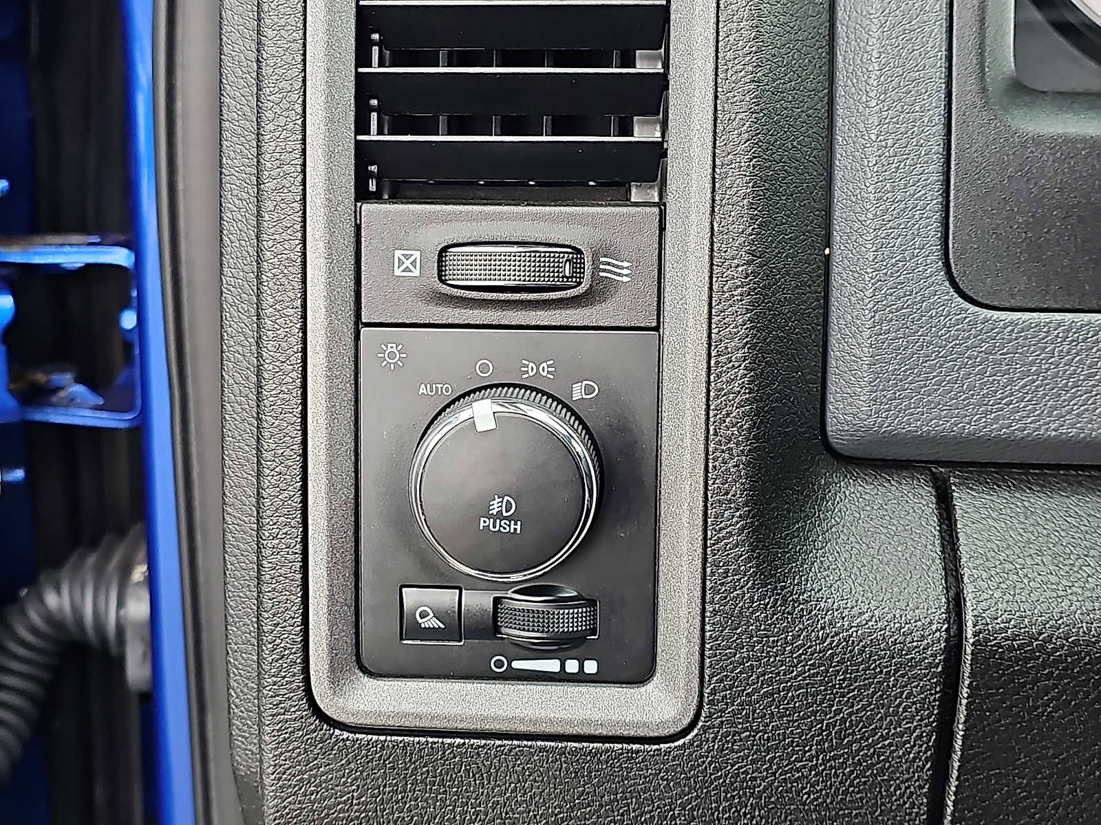 Used 2019 RAM 1500 Express w/ Express Value Package image 25