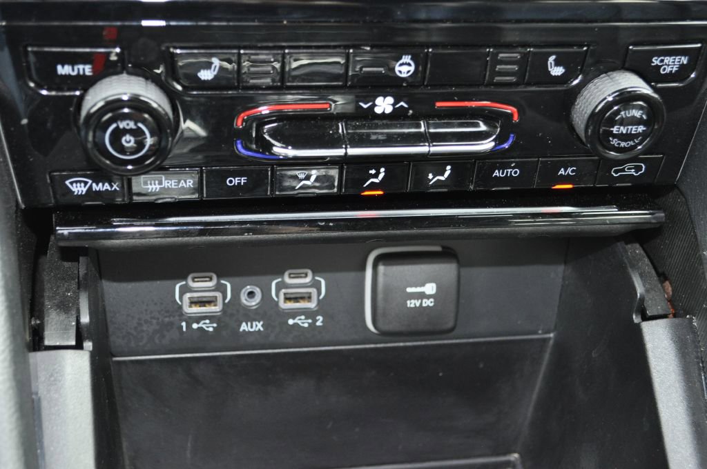 Used 2024 Jeep Grand Cherokee Limited image 12