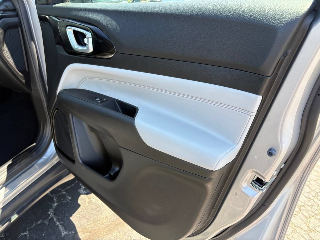 Used 2023 Jeep Compass Limited AWD/4WD image 11