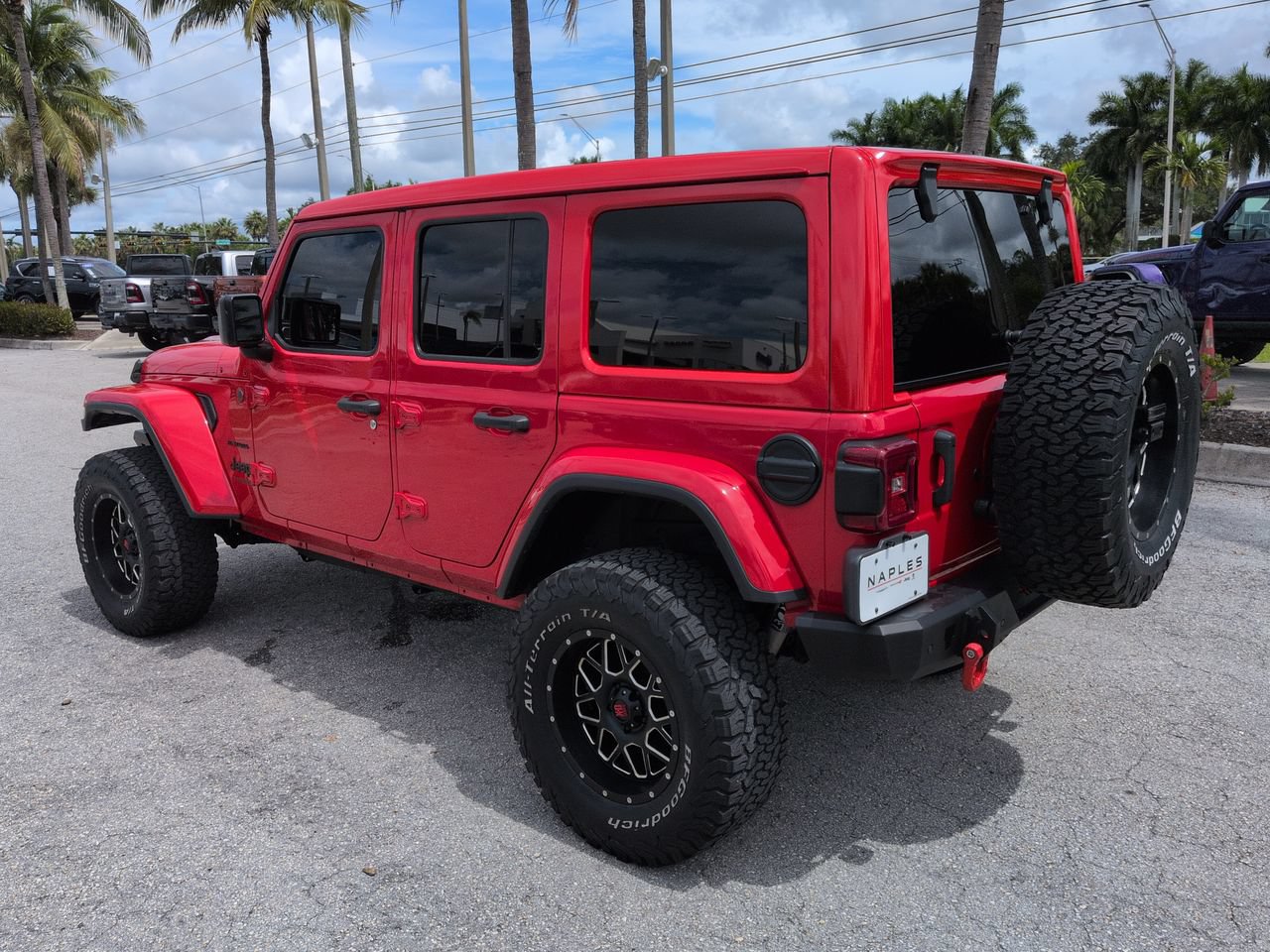 Used 2020 Jeep Wrangler Unlimited Sahara AWD/4WD image 7