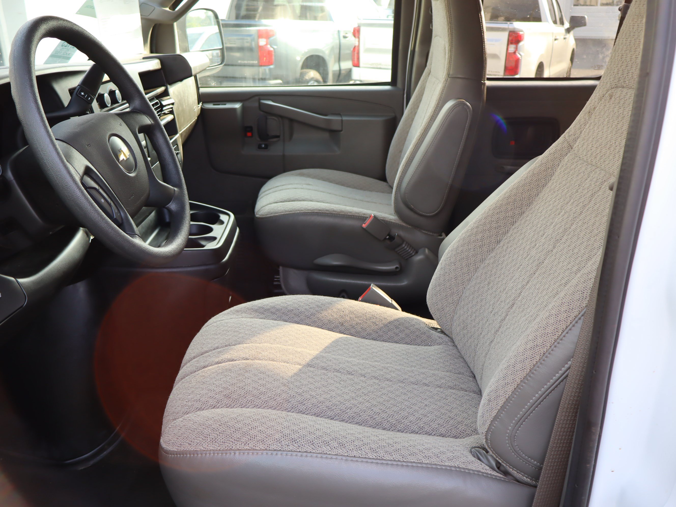 Used 2025 Chevrolet Express 3500 LS RWD image 14