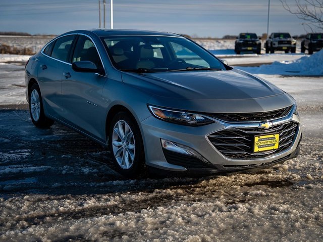 Used 2024 Chevrolet Malibu LT image 3
