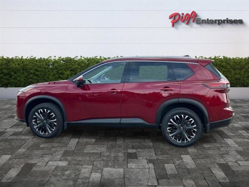 Used 2025 Nissan Rogue SL w/ Tech Package image 3