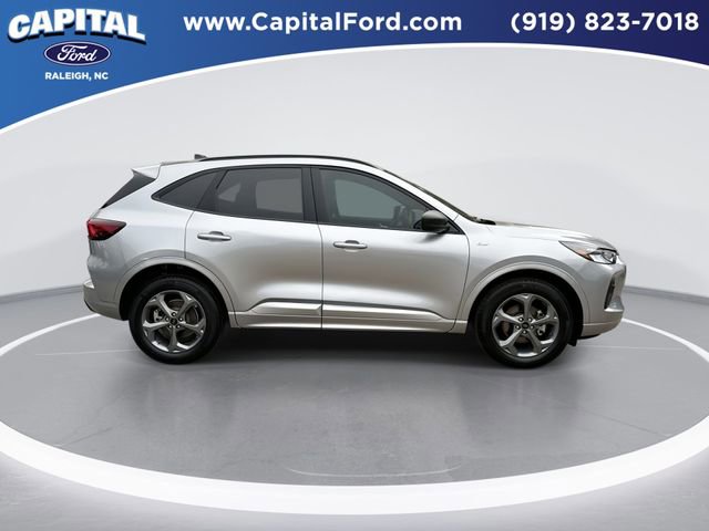 Used 2023 Ford Escape ST-Line w/ Tech Pack #1 image 9