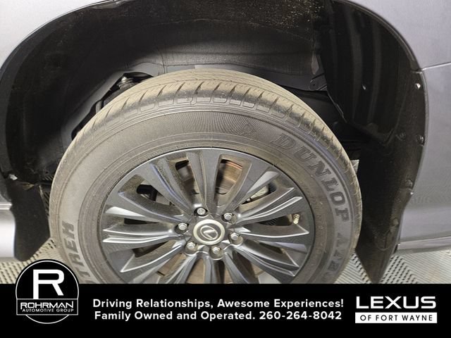 Used 2023 Lexus GX 460 Luxury w/ Sport Design Package AWD/4WD image 12