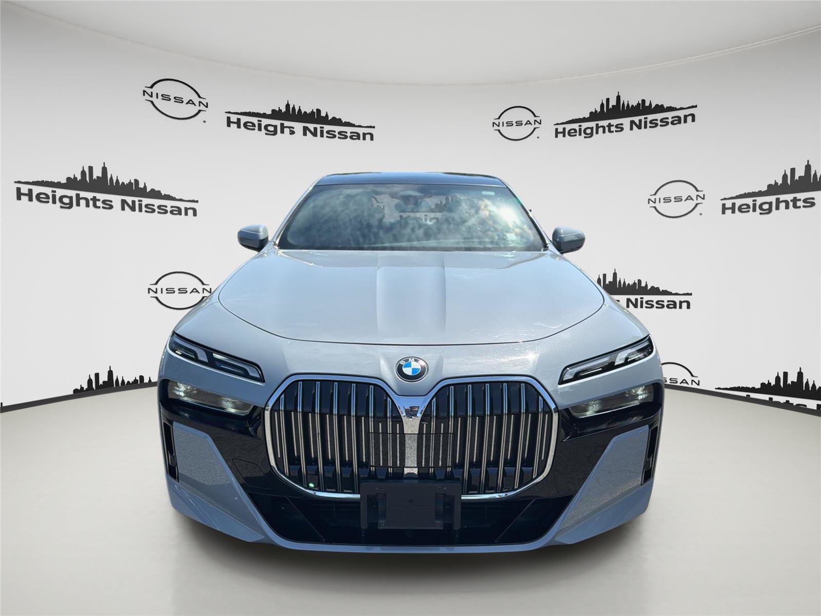 Used 2025 BMW 740i xDrive AWD/4WD image 11