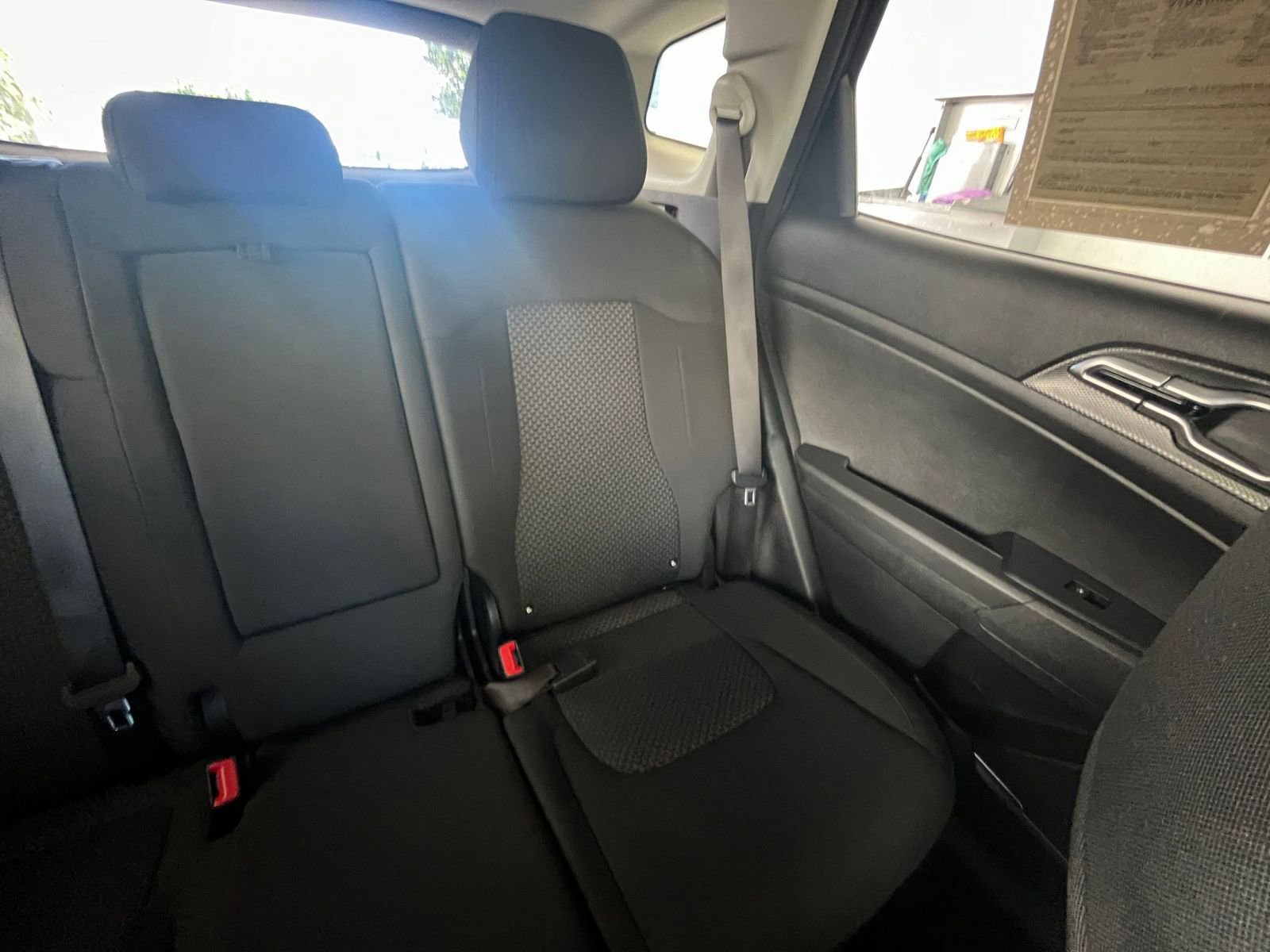 Used 2025 Kia Sportage LX image 36