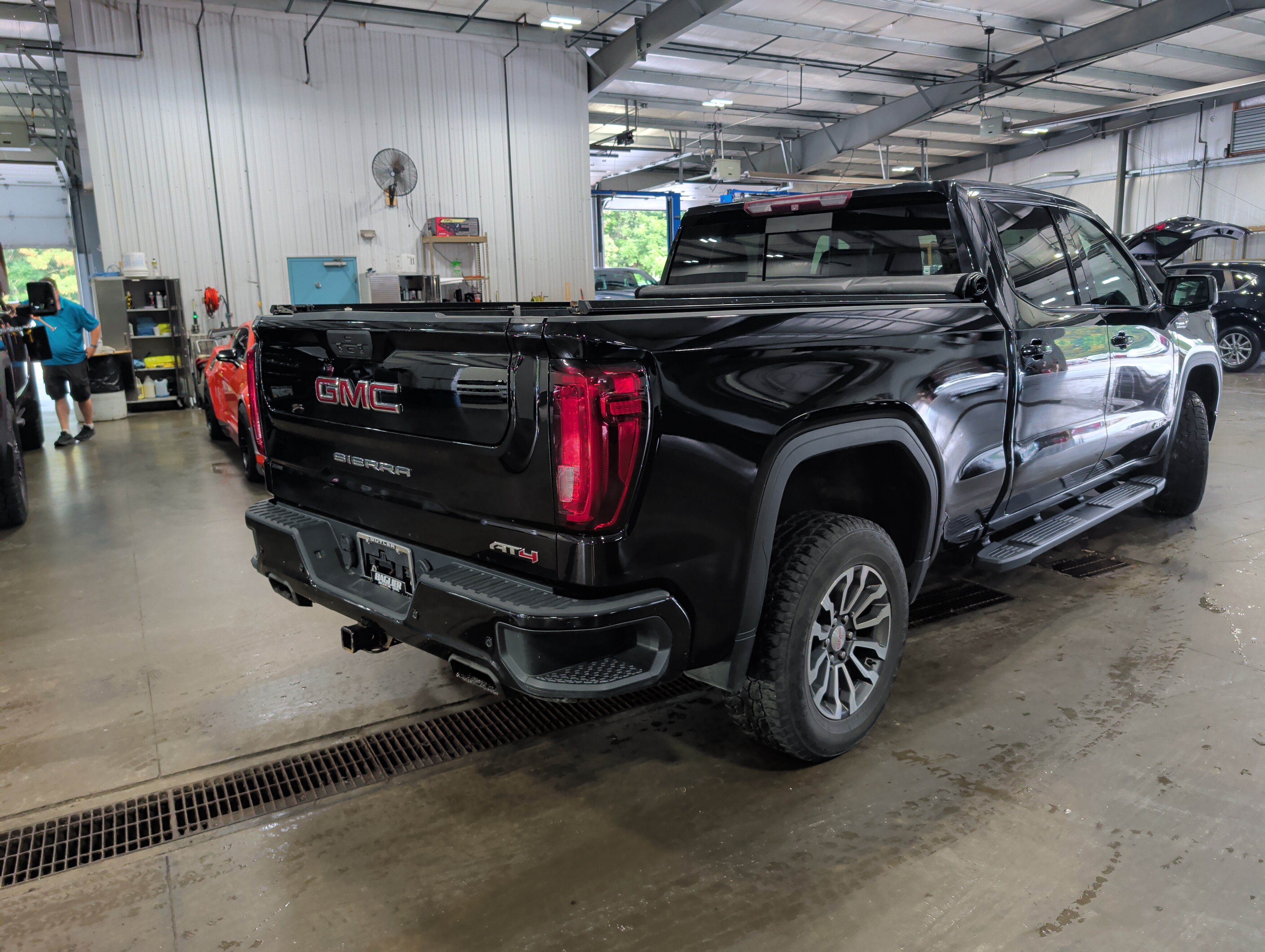 Used 2019 GMC Sierra 1500 AT4 w/ AT4 Premium Package AWD/4WD image 3