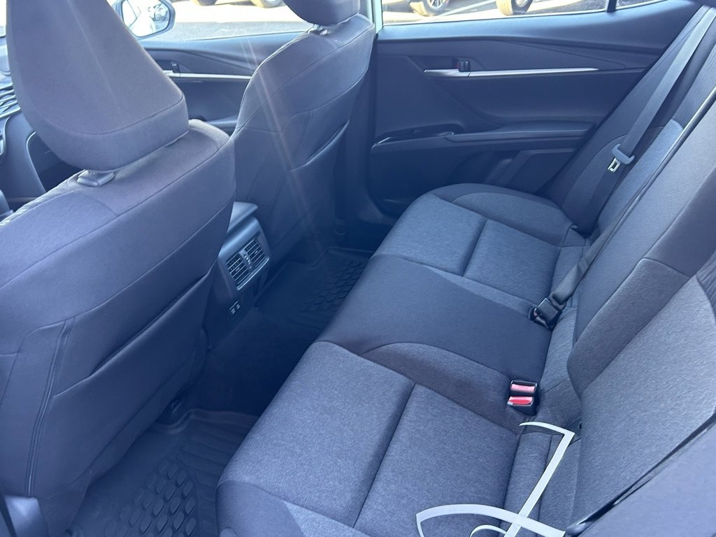 Used 2025 Toyota Camry LE w/ Convenience Package image 10
