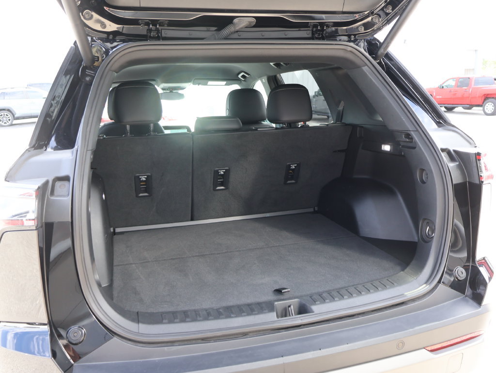 Used 2026 Chevrolet Equinox LT w/ Convenience Package II FWD image 14