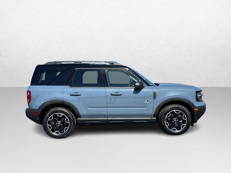 Used 2025 Ford Bronco Sport Outer Banks w/ Outer Banks Tech Package+ AWD/4WD image 2