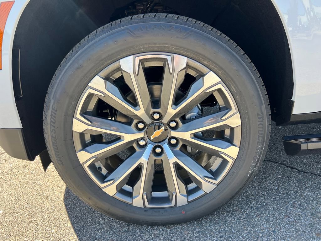 New 2026 Chevrolet Suburban High Country image 27