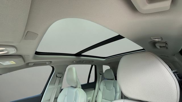 Used 2023 Volvo XC90 B6 Core w/ Climate Package image 19