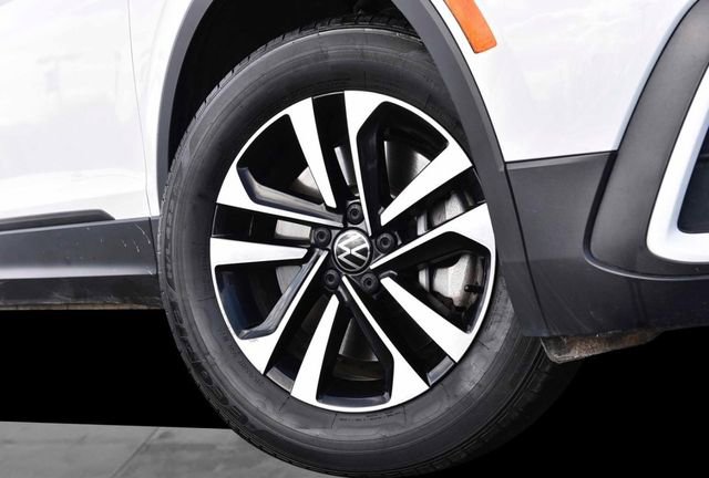 Certified 2024 Volkswagen Tiguan S image 3