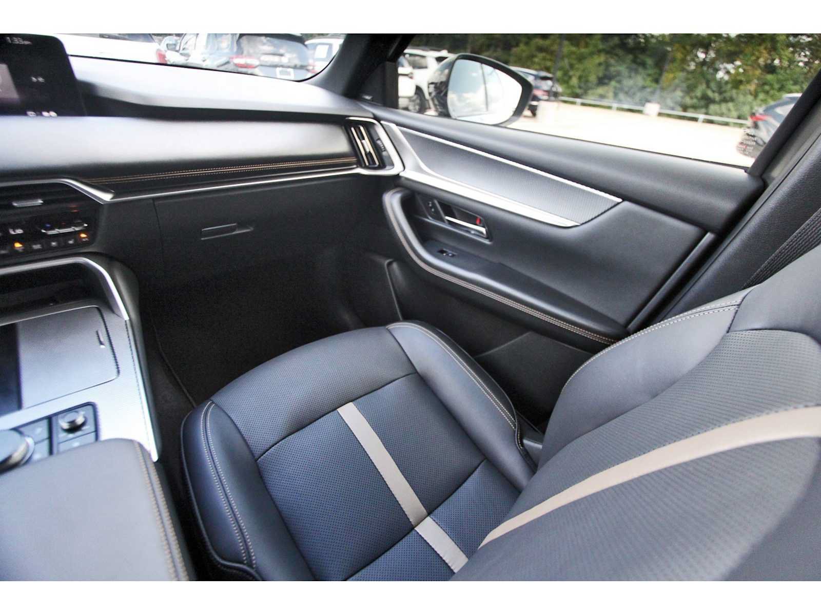 Certified 2026 MAZDA CX-70 3.3 Turbo w/ Premium Plus Pkg AWD/4WD image 8