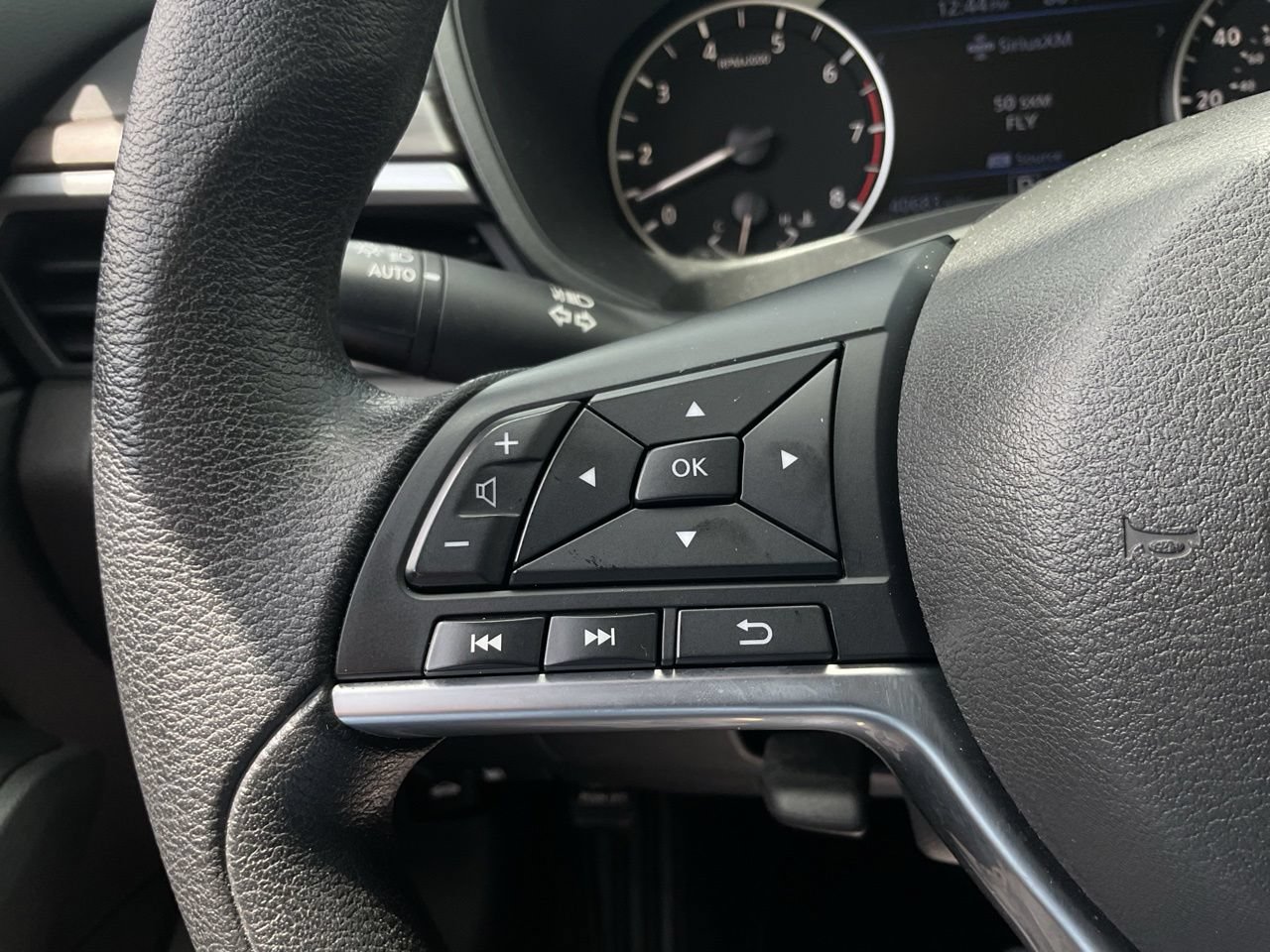 Used 2025 Nissan Altima 2.5 SV FWD image 28