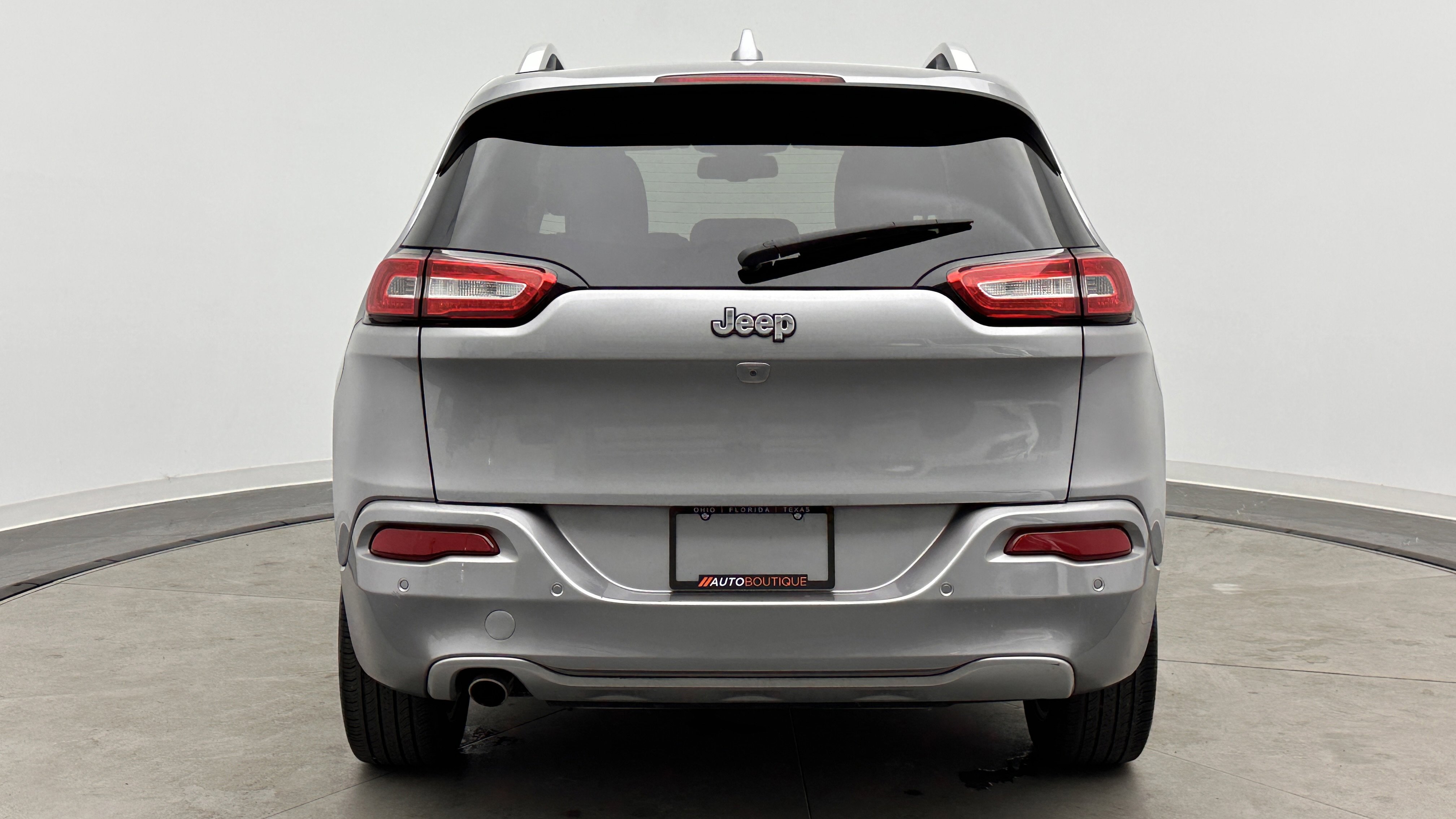 Used 2016 Jeep Cherokee Overland FWD image 6