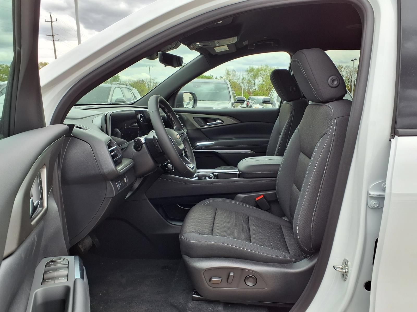 New 2026 Chevrolet Traverse LT w/ Driver Confidence Package FWD image 11